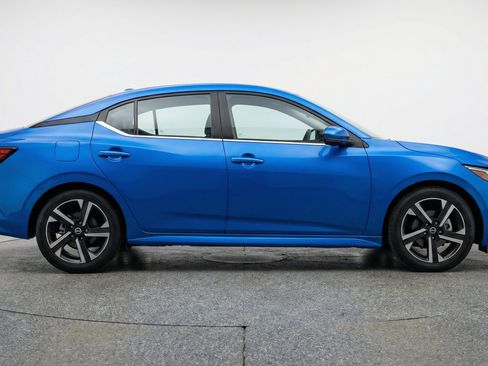 Used 2025 Nissan Sentra SV FWD image 14