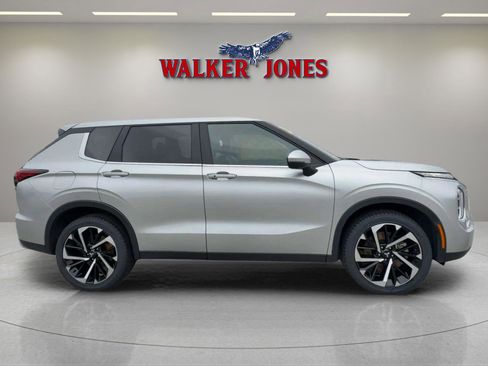 Used 2024 Mitsubishi Outlander SE AWD/4WD image 17