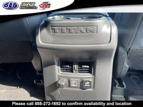 Used 2019 Nissan Titan SV w/ SV Convenience Package image 12
