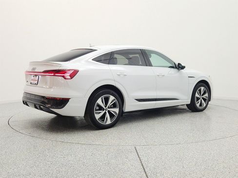 Used 2024 Audi Q8 e-tron Premium Plus w/ Premium Plus Package AWD/4WD image 5