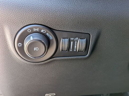 New 2026 Jeep Compass Latitude image 18