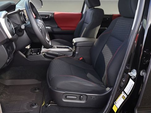 Certified 2022 Toyota Tacoma SR5 w/ Technology Package image 12