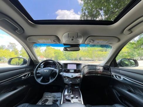 Used 2017 INFINITI Q70 L 3.7 AWD/4WD image 25