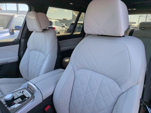 Certified 2024 BMW X7 xDrive40i image 25