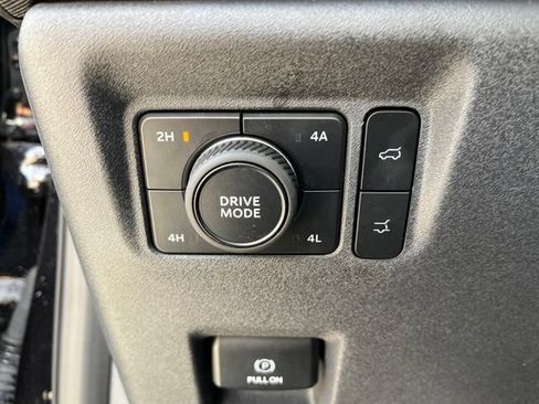 Used 2025 Ford Expedition Active AWD/4WD image 16