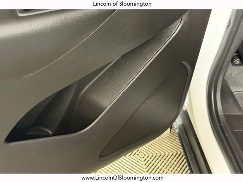 Used 2018 Chevrolet Equinox LT image 41