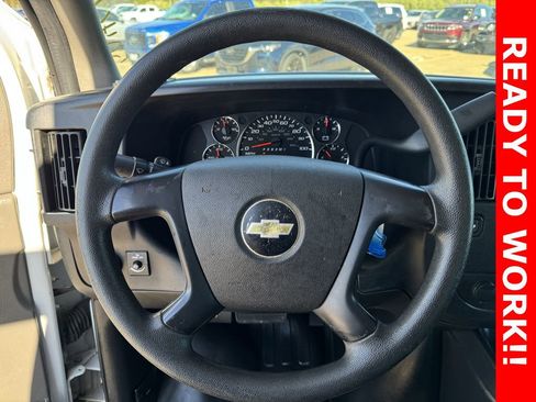 Used 2015 Chevrolet Express 2500 image 12