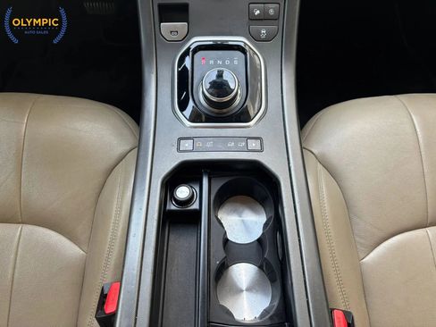 Used 2019 Land Rover Range Rover Evoque SE image 30