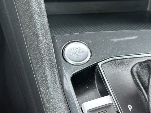 Used 2018 Volkswagen Tiguan SE image 25