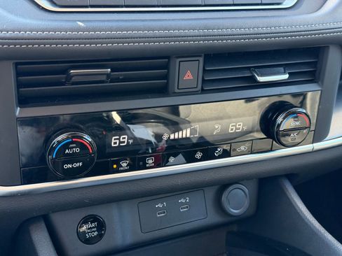 Certified 2025 Nissan Rogue SV image 20