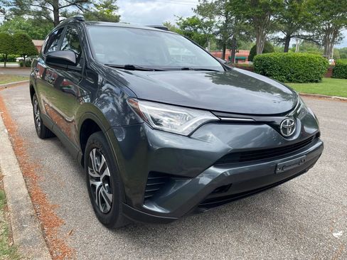 Used 2016 Toyota RAV4 LE image 7