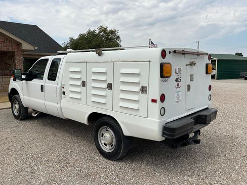 Used 2015 Ford F250 XL w/ Power Equipment Group AWD/4WD image 6