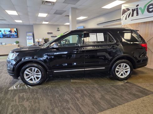 Used 2018 Ford Explorer XLT w/ Equipment Group 201A image 10