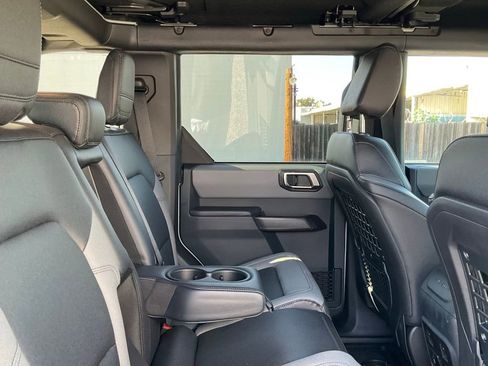 Certified 2024 Ford Bronco Black Diamond w/ Sasquatch Package image 36