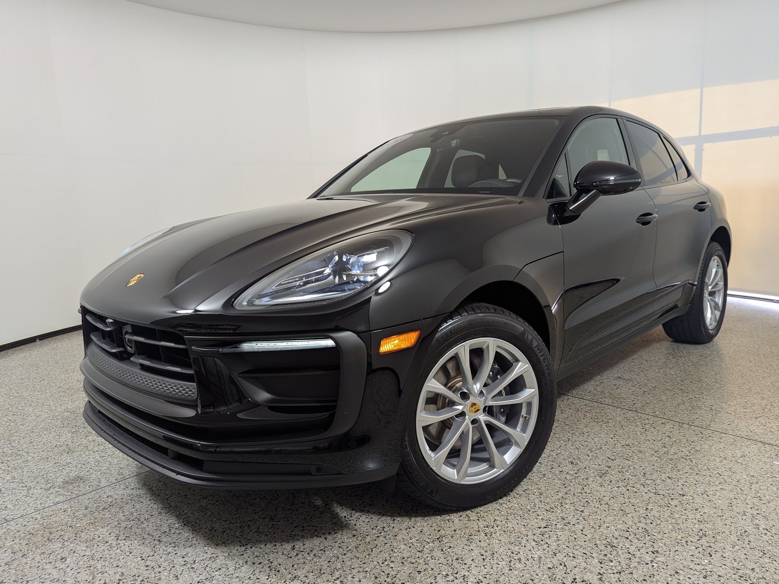 Used 2026 Porsche Macan AWD/4WD image 28