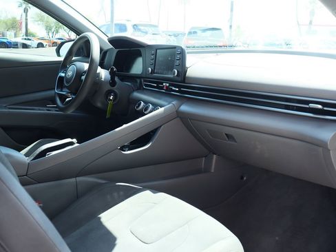 Used 2024 Hyundai Elantra SE image 35