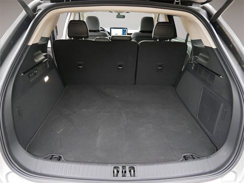 Used 2023 Lincoln Nautilus Reserve w/ Equipment Group 202A image 12