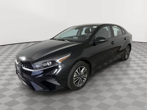 Used 2024 Kia Forte LXS w/ LXS Technology Package FWD image 2