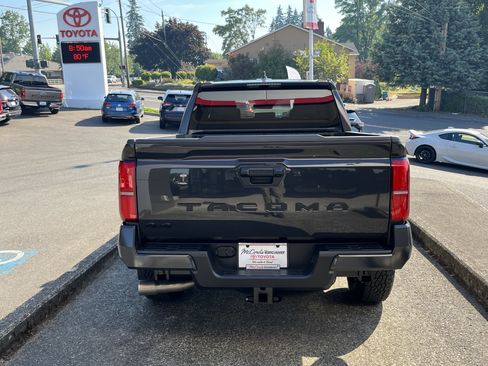 Certified 2026 Toyota Tacoma TRD Off-Road AWD/4WD image 5