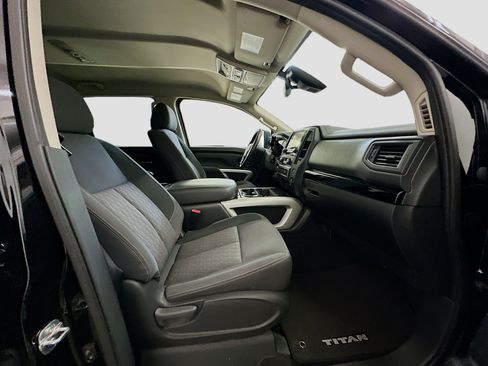 Used 2024 Nissan Titan SV w/ SV Convenience Package image 31