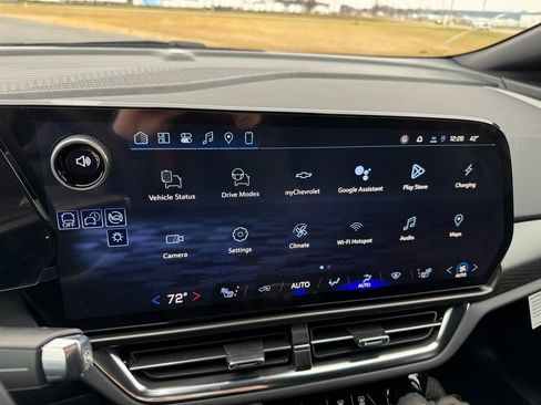 New 2026 Chevrolet Equinox EV LT image 16