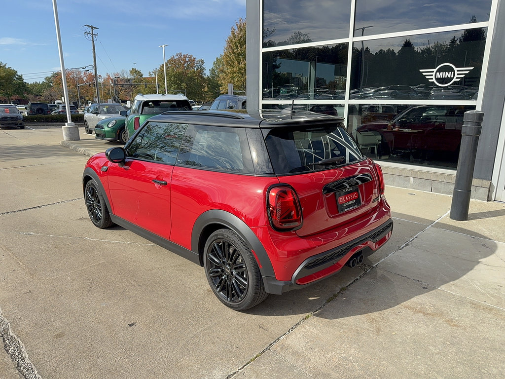 Used 2024 MINI Cooper S FWD image 3