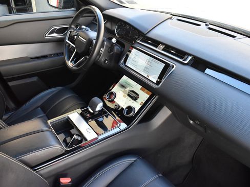 Used 2021 Land Rover Range Rover Velar R-Dynamic S image 28