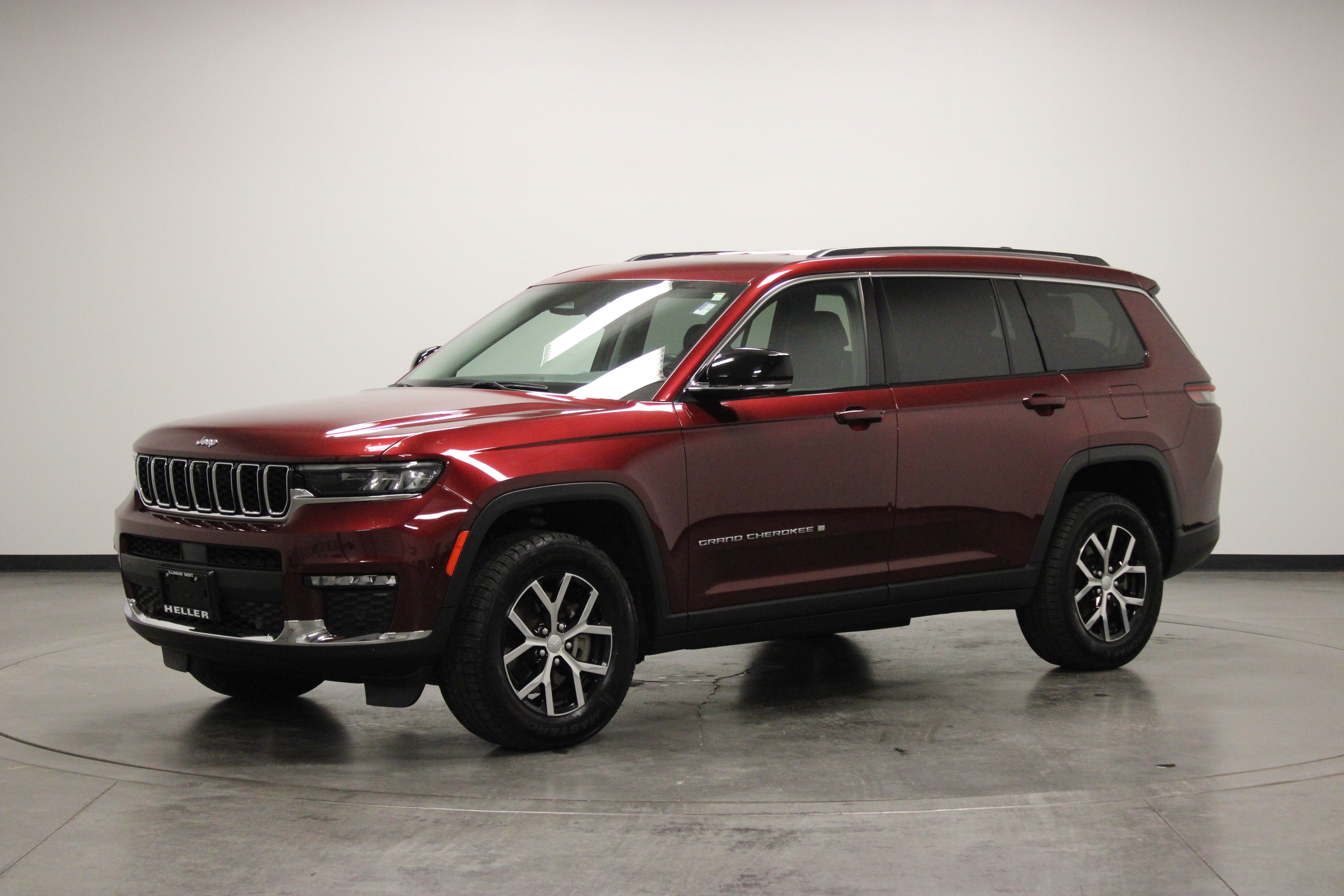 Used 2023 Jeep Grand Cherokee L Limited w/ Luxury Tech Group II AWD/4WD image 4
