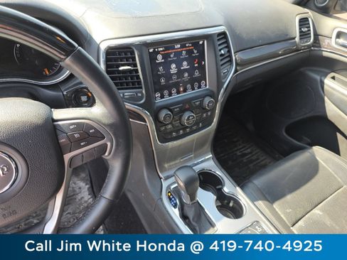 Used 2018 Jeep Grand Cherokee Overland AWD/4WD image 29