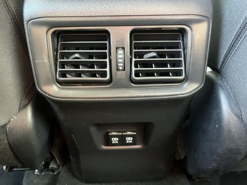 Used 2020 Toyota RAV4 XLE w/ Convenience Package FWD image 29