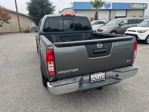 Used 2019 Nissan Frontier SV image 7