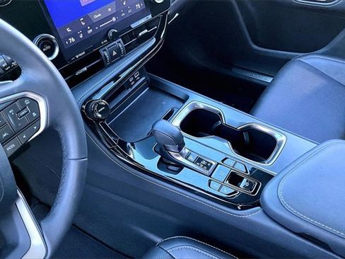 Used 2022 Lexus NX 250 AWD image 15