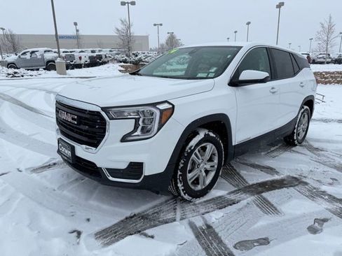 Used 2024 GMC Terrain SLE image 5