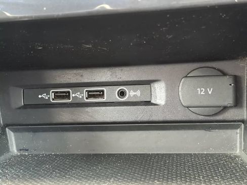 Used 2018 Volkswagen Tiguan SE FWD image 25