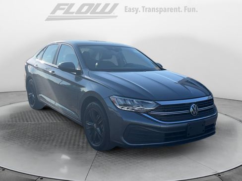 Certified 2023 Volkswagen Jetta SE w/ Panoramic Sunroof Package FWD image 1