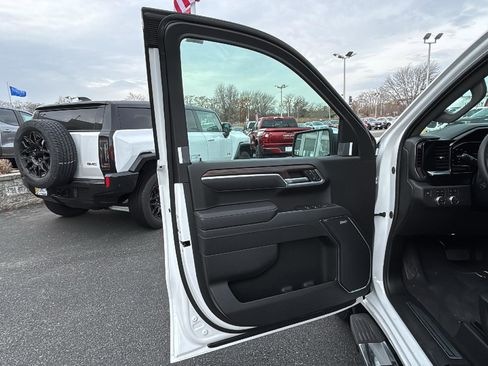 New 2026 GMC Sierra 1500 SLT w/ SLT Premium Plus Package image 26