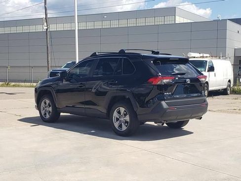 Used 2025 Toyota RAV4 XLE AWD/4WD image 7