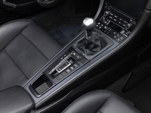 Used 2022 Porsche 718 Boxster GTS image 16