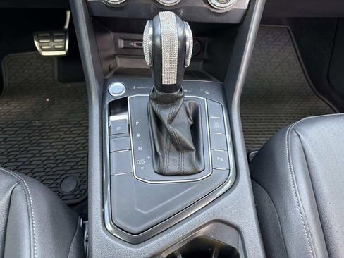 Used 2020 Volkswagen Tiguan SE R-Line FWD image 29
