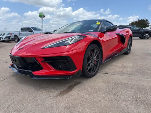 Used 2023 Chevrolet Corvette Stingray Premium Conv w/ Z51 Performance Package RWD image 3