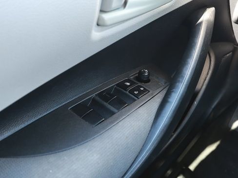 Used 2022 Toyota Corolla LE FWD image 20