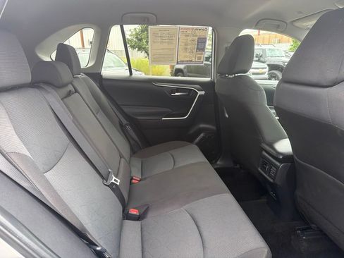 Used 2025 Toyota RAV4 XLE AWD/4WD image 13