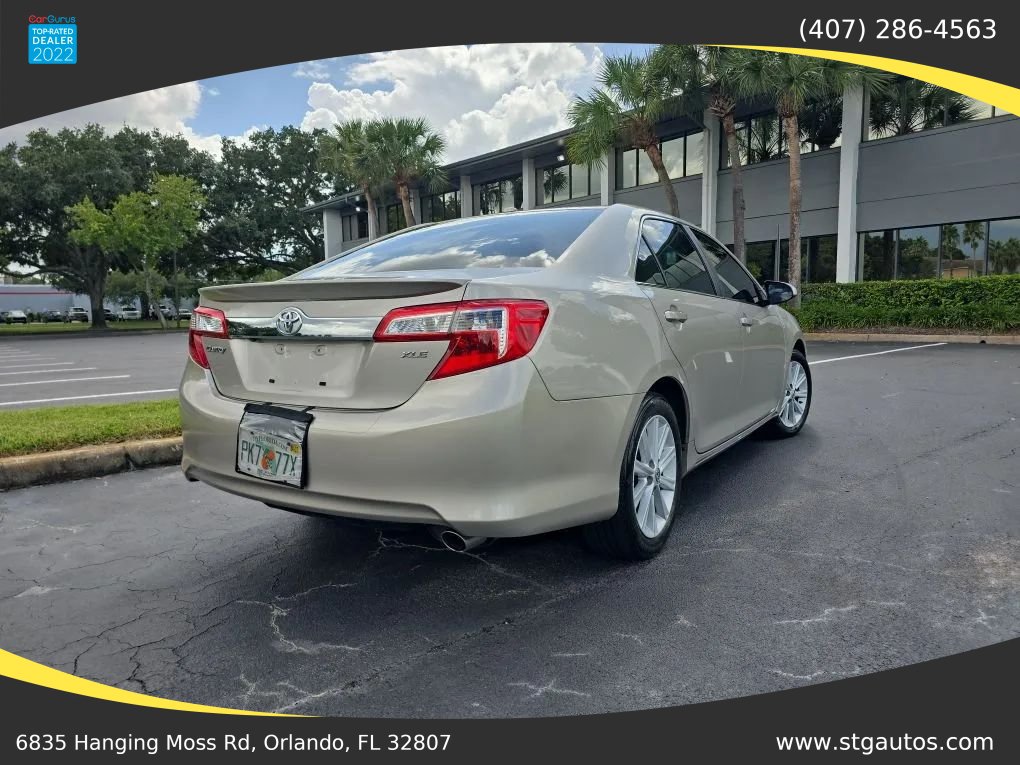Used 2014 Toyota Camry XLE w/ Leather Package FWD image 5
