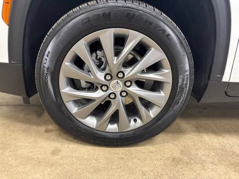 Used 2026 Buick Enclave Preferred FWD image 11
