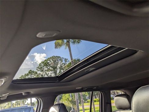 New 2025 Jeep Grand Cherokee Altitude image 15