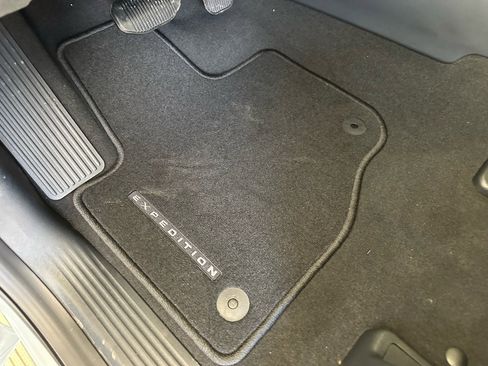 New 2026 Ford Expedition Max Platinum image 32