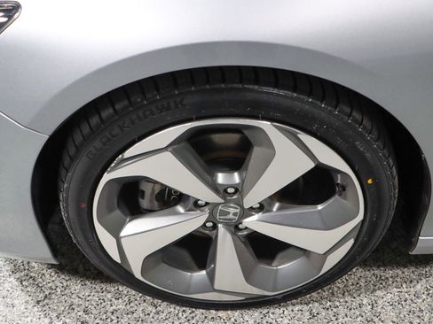 Used 2019 Honda Accord Touring image 11