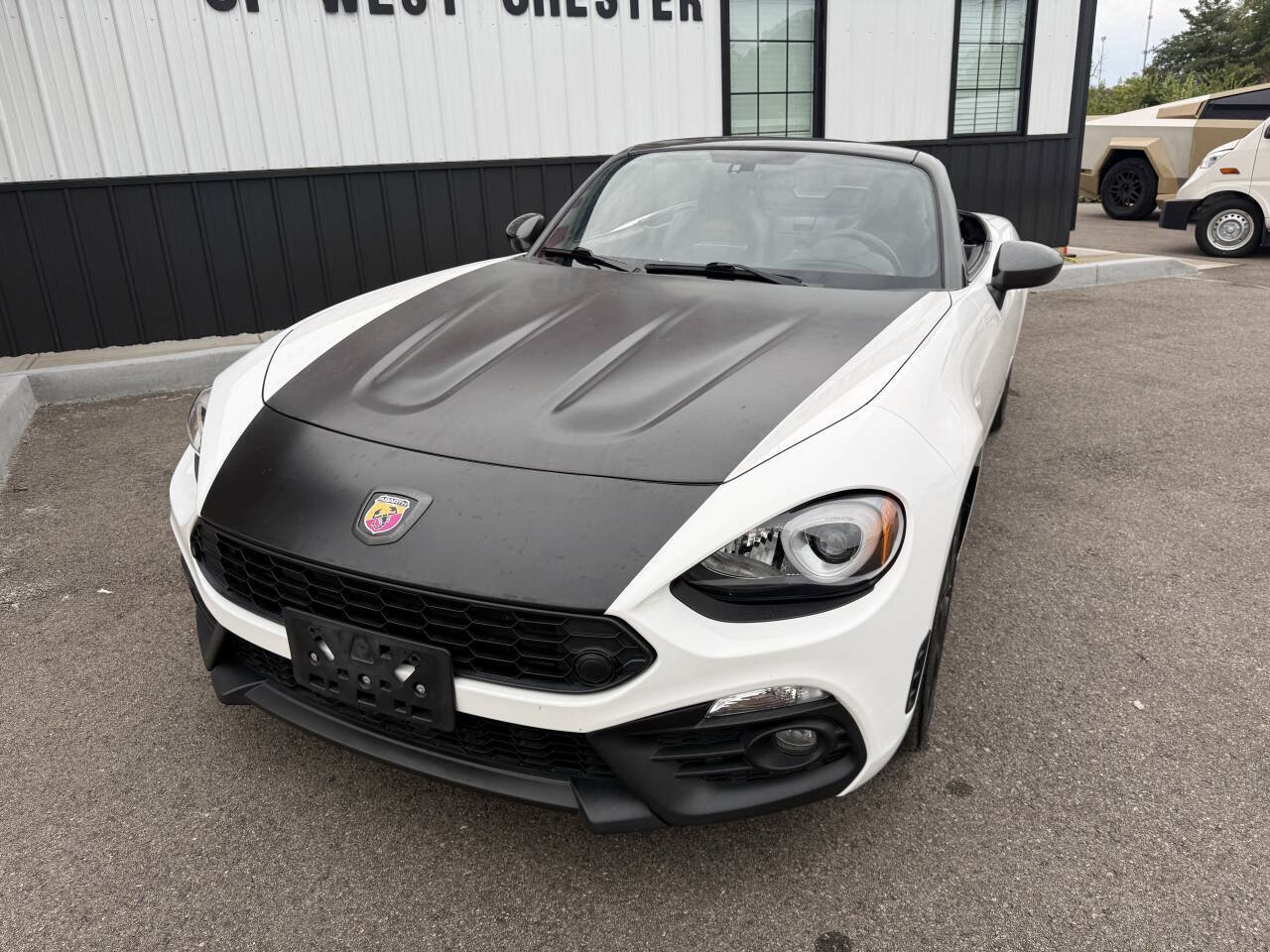 Used 2017 FIAT 124 Spider Abarth RWD image 3