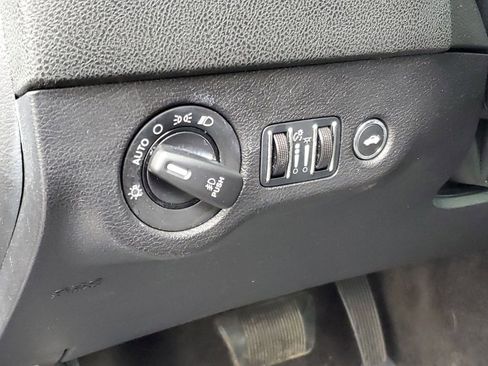 Used 2015 Dodge Charger SXT RWD image 13