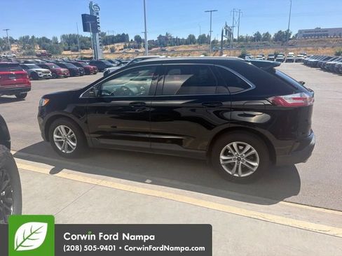 Used 2019 Ford Edge SEL w/ Cold Weather Package AWD/4WD image 4